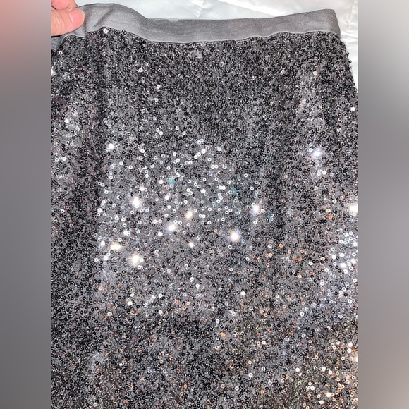 Size Medium J Crew Sequin Pencil Skirt NWOT - Picture 2 of 3